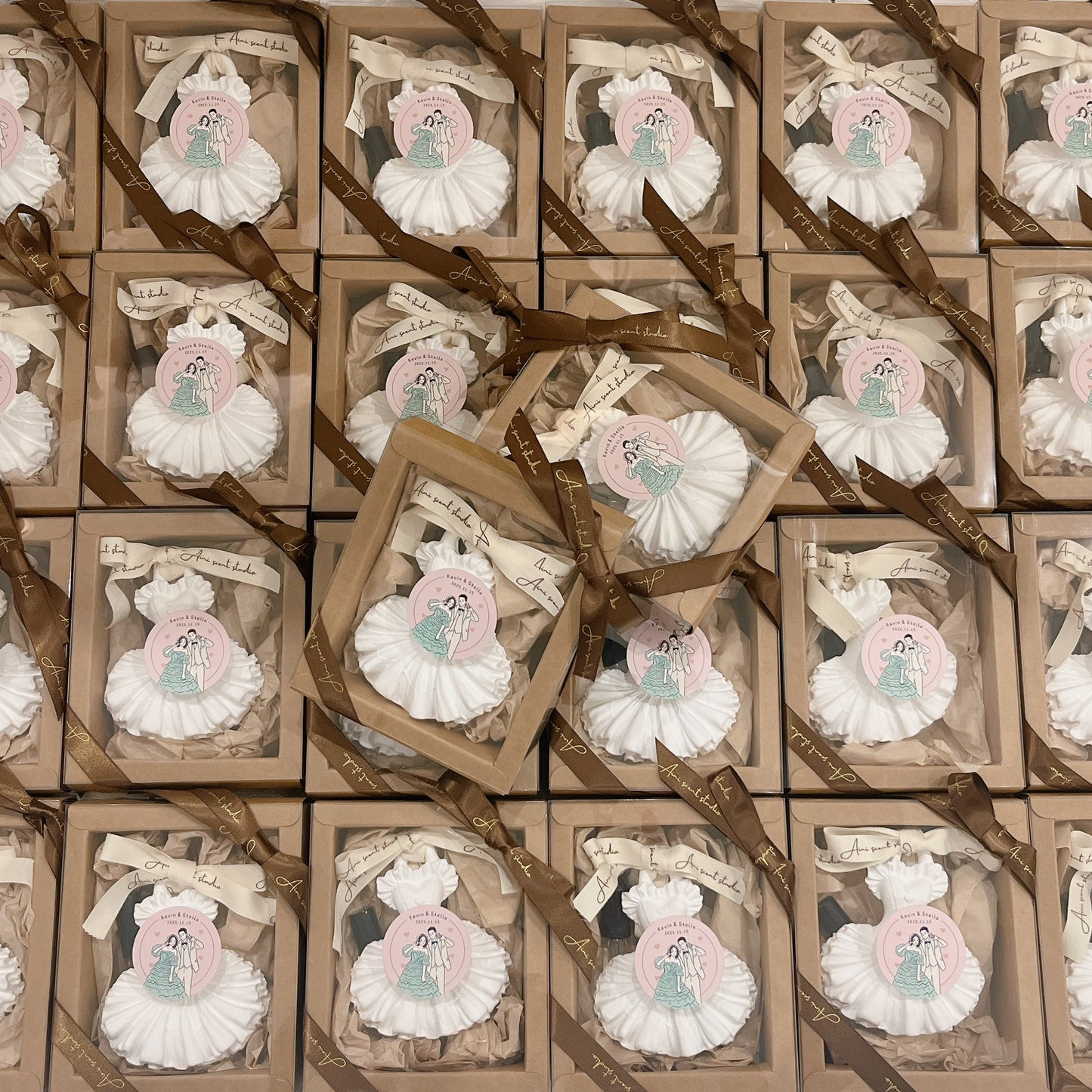 Korean bubble bear and rabbit shaped candle birthday gift Chinese Valentine's Day gift gift box couple