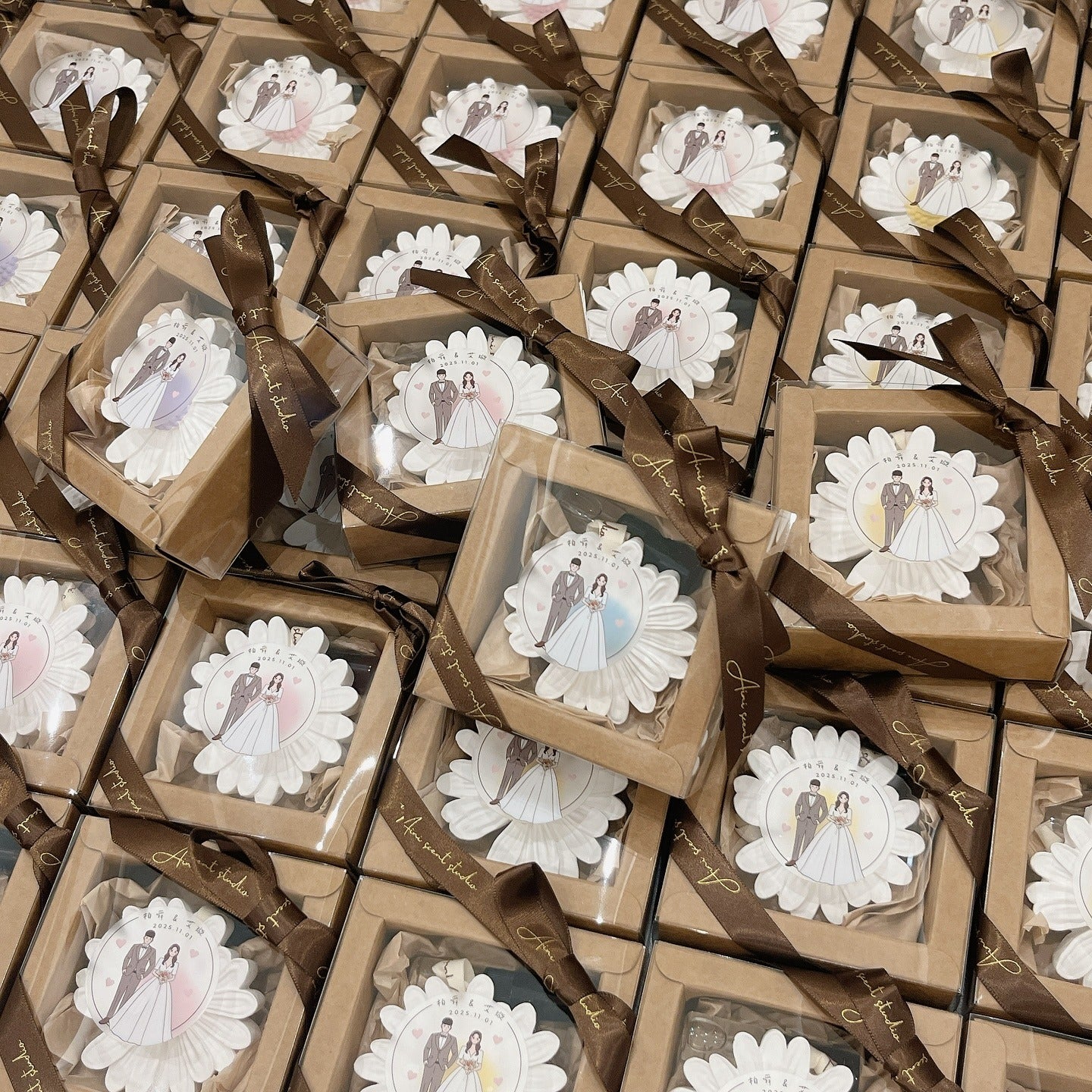 Korean bubble bear and rabbit shaped candle birthday gift Chinese Valentine's Day gift gift box couple